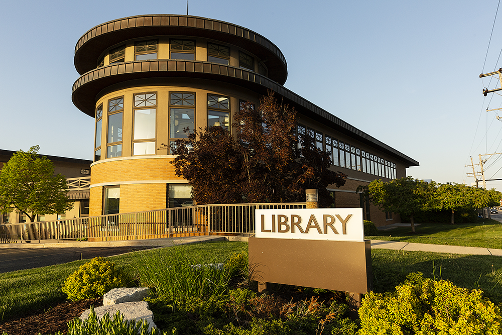 Library building exterior in the summertime.